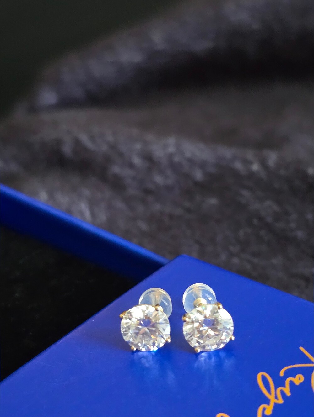 NEW Solid K18 Japan Gold Moissanite Stud Earrings 2.00 CTW 18K Yellow Gold - Picture 6 of 8